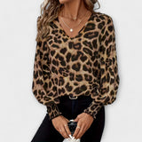 Blusinha estilosa com estampa de leopardo