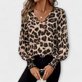 Blusinha estilosa com estampa de leopardo