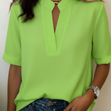 Margaux | Blusa Chique com Decote em V e Detalhe Dourado