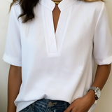 Margaux | Blusa Chique com Decote em V e Detalhe Dourado